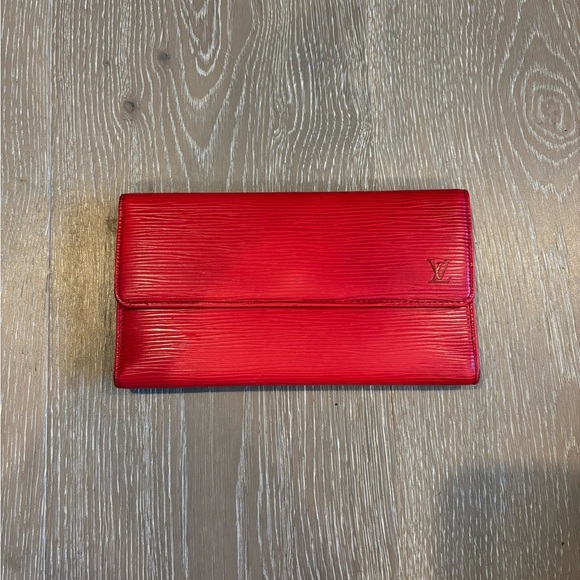 Louis Vuitton Red Women's Epi International Clutch (Discontinued now, so rare!) - Picture 1 of 11